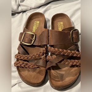 White Mountain sandals